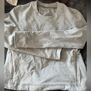 Women’s size 4 lululemon top with cutouts on back